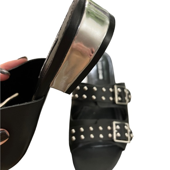 DESIGN LAB LORD & TAYLOR Punk Studded Rivet Leather Slip On Sandal size 9 Black - Picture 8 of 12